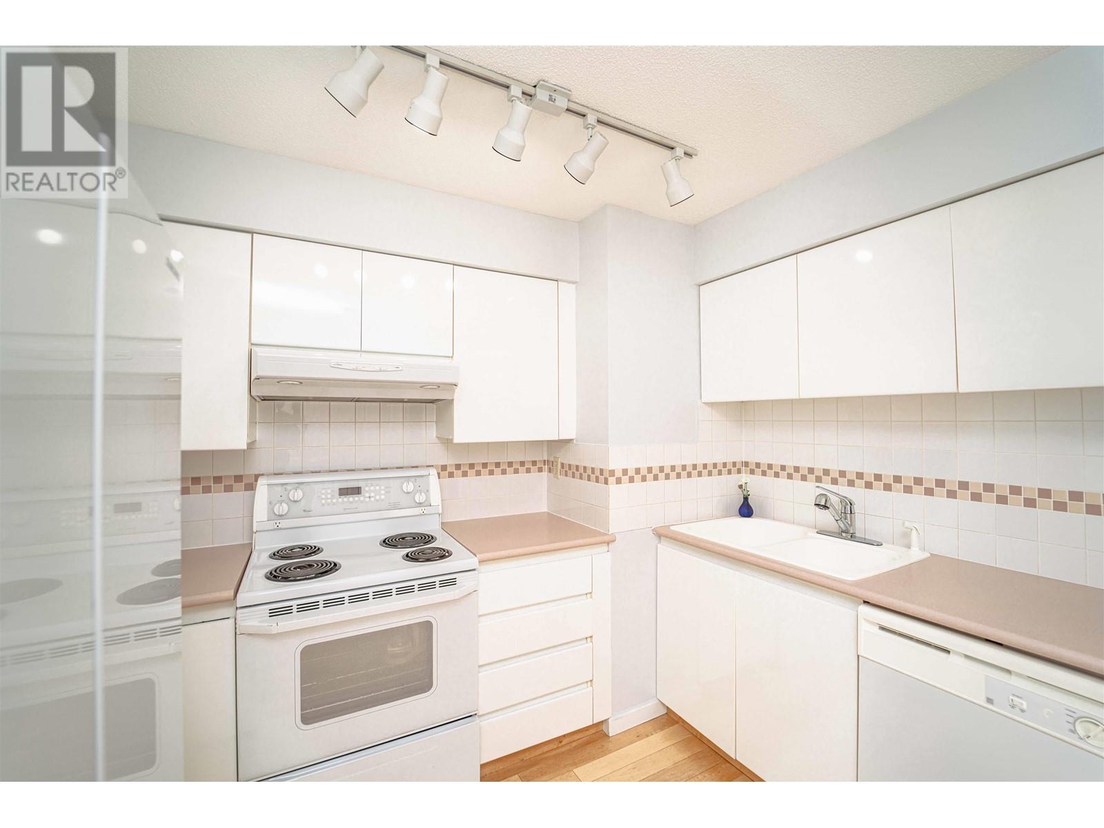 304 3668 Rae Avenue, Vancouver, British Columbia  V5R 6A7 - Photo 13 - R2822826