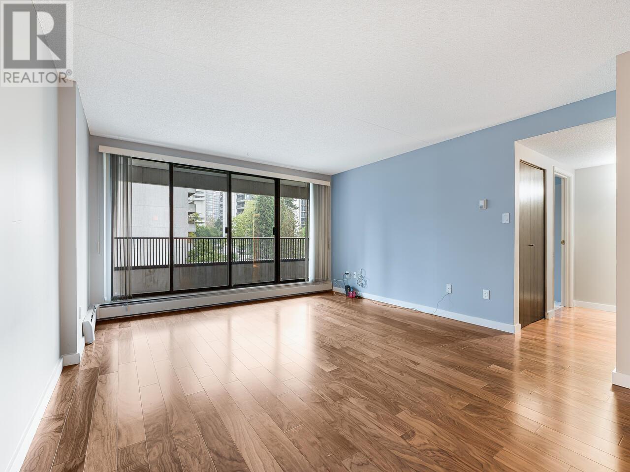 303 4194 Maywood Street, Burnaby, British Columbia  V5H 4E9 - Photo 2 - R2823703