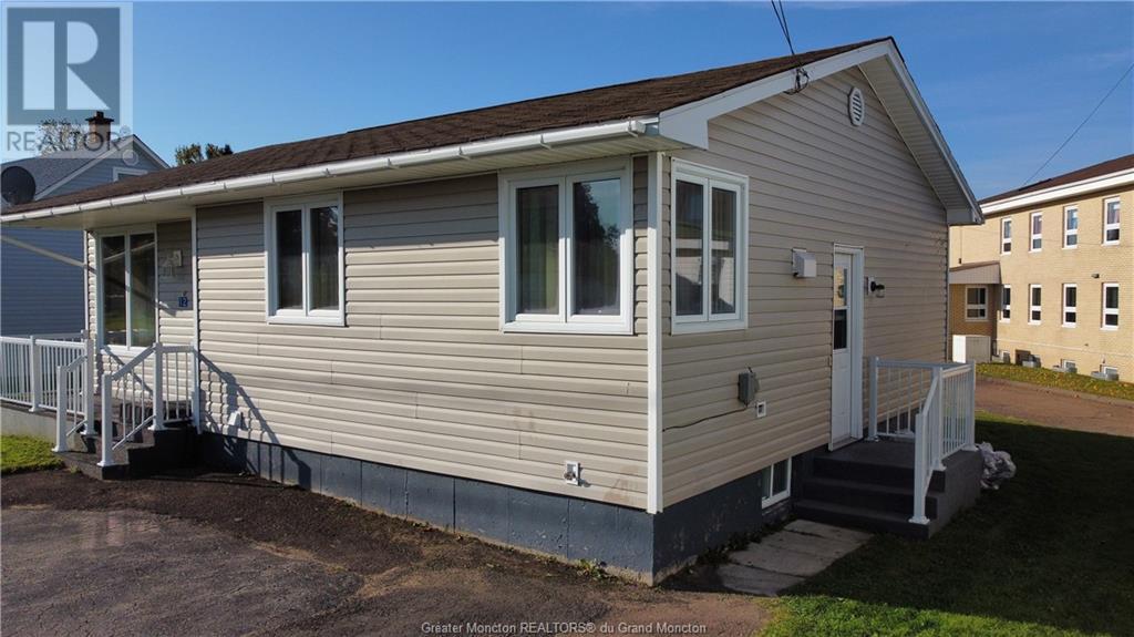 12 Notre Dame, Saint-Louis-De-Kent, New Brunswick  E4X 1E4 - Photo 2 - M155687