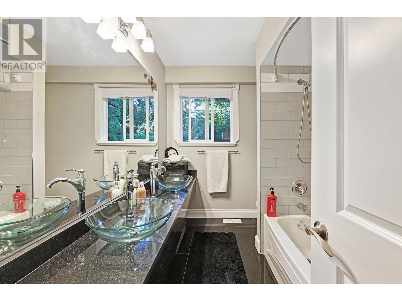 972 Ranch Park Way, Coquitlam, British Columbia  V3C 2H1 - Photo 11 - R2823574