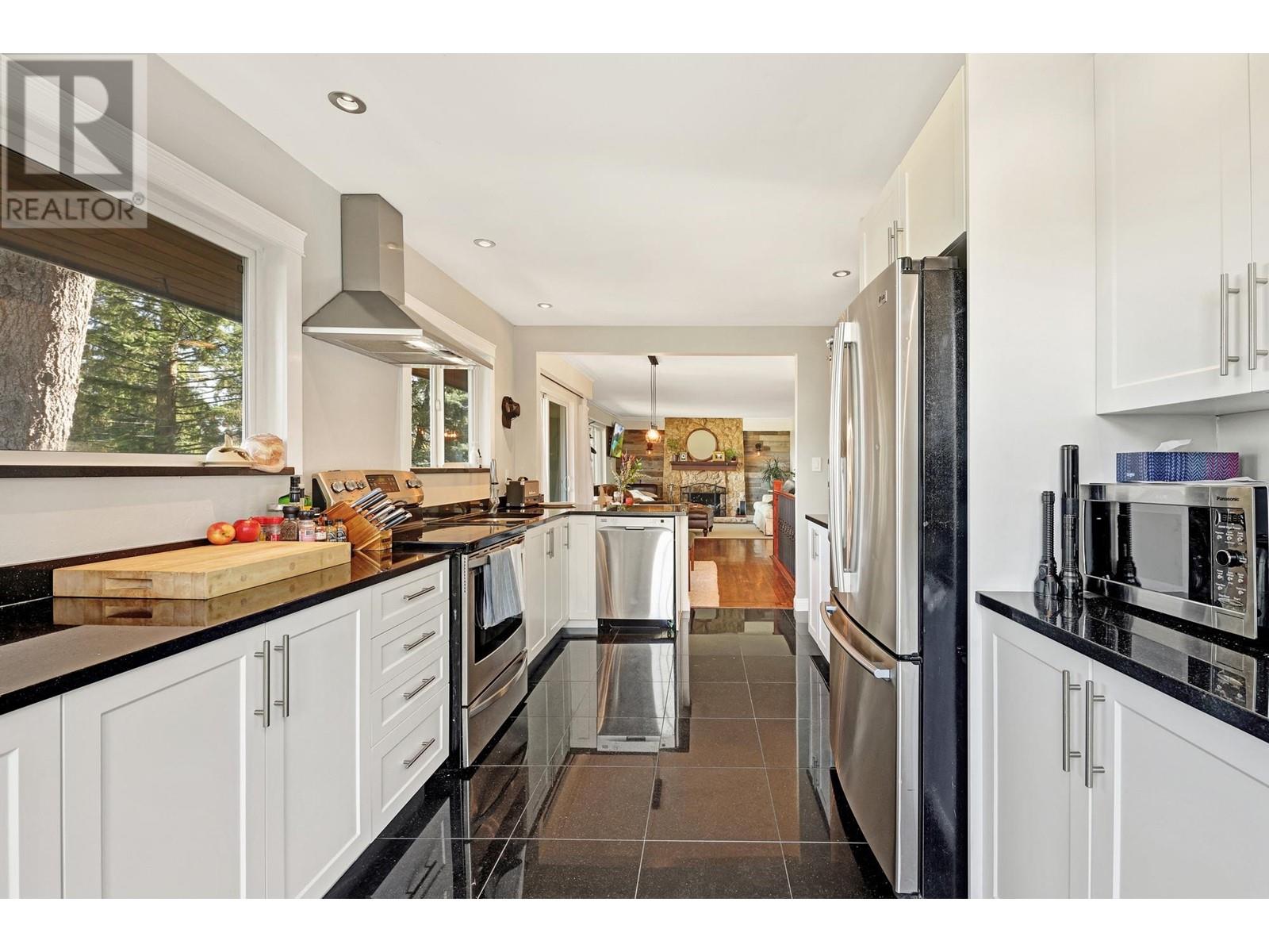 972 Ranch Park Way, Coquitlam, British Columbia  V3C 2H1 - Photo 5 - R2823574
