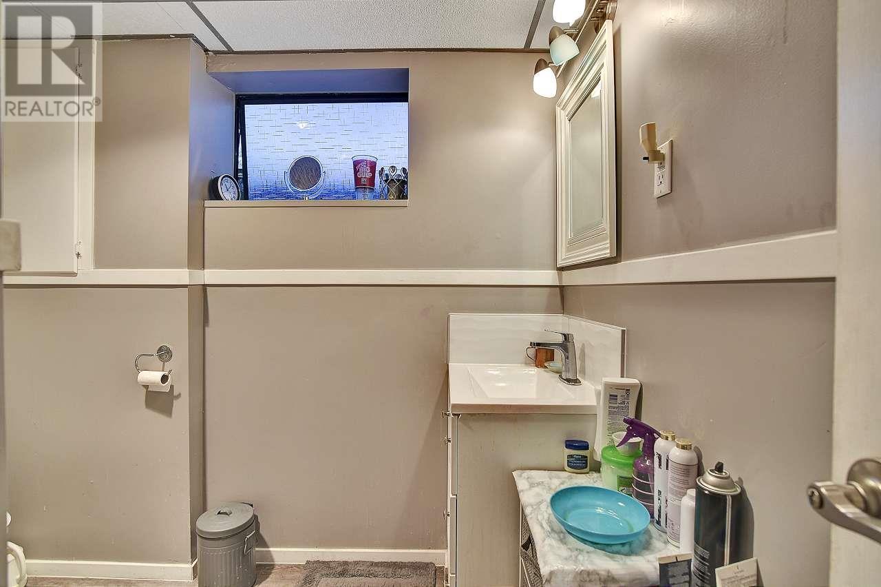 1046 Buoy Drive, Coquitlam, British Columbia  V3H 3E6 - Photo 23 - R2824105