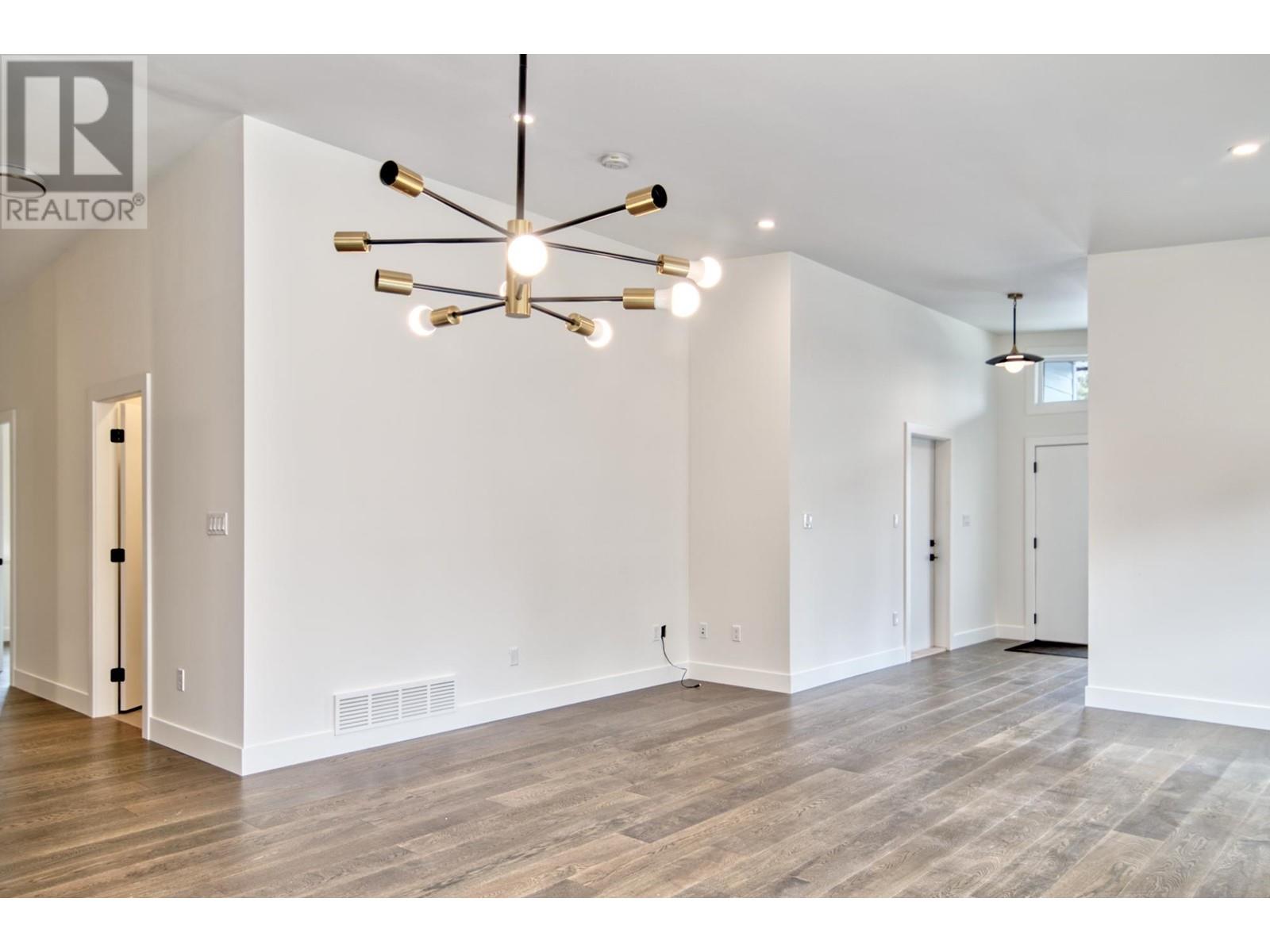 5415 Stellar Way, Sechelt, British Columbia  V7Z 0M1 - Photo 14 - R2824106