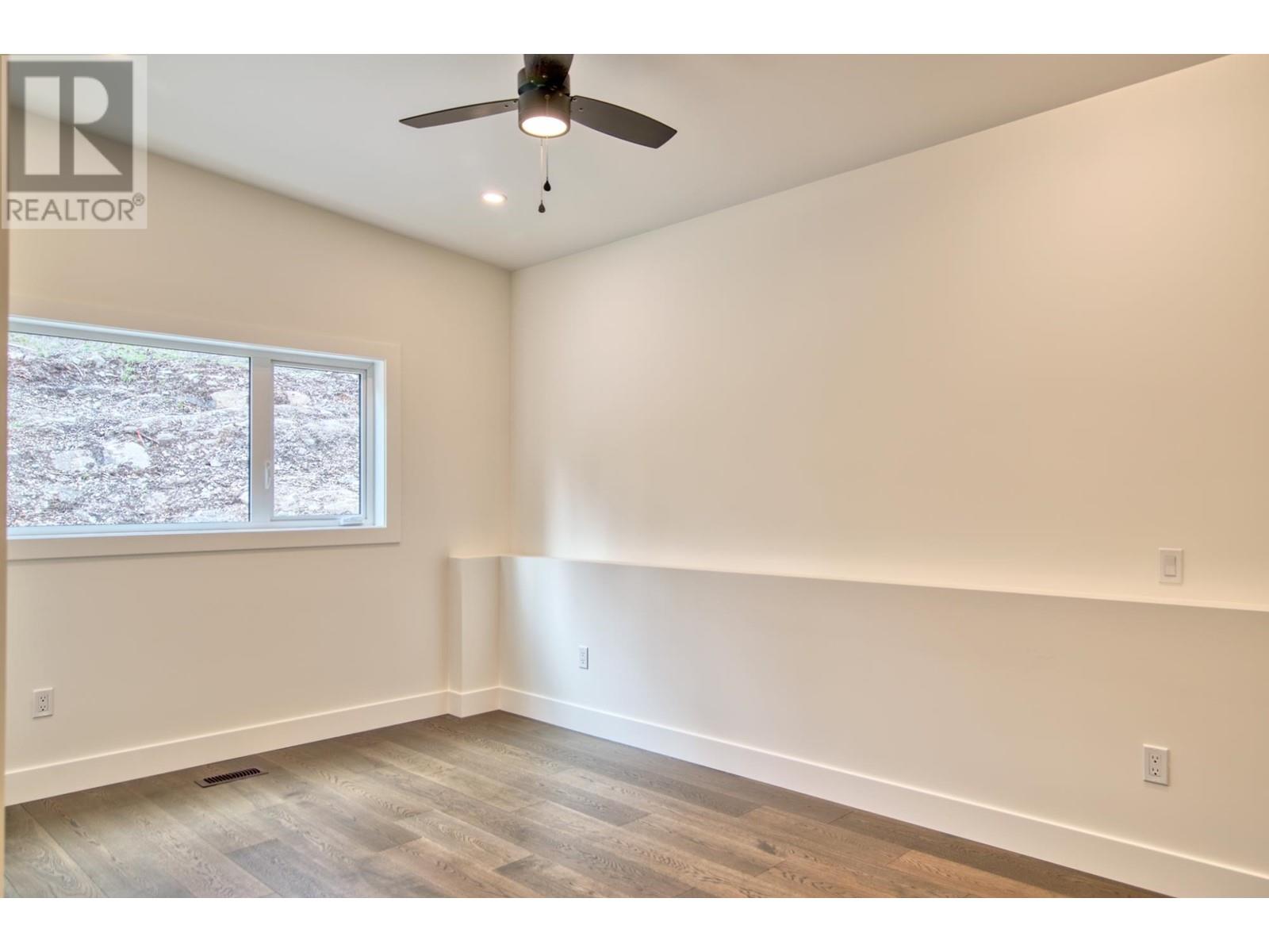 5415 Stellar Way, Sechelt, British Columbia  V7Z 0M1 - Photo 15 - R2824106
