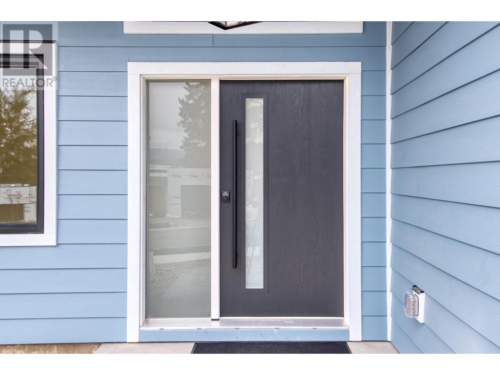 5415 Stellar Way, Sechelt, British Columbia  V7Z 0M1 - Photo 5 - R2824106