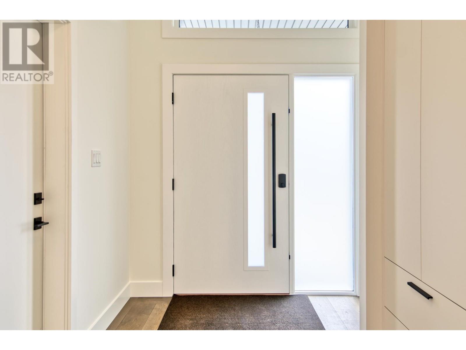 5415 Stellar Way, Sechelt, British Columbia  V7Z 0M1 - Photo 6 - R2824106