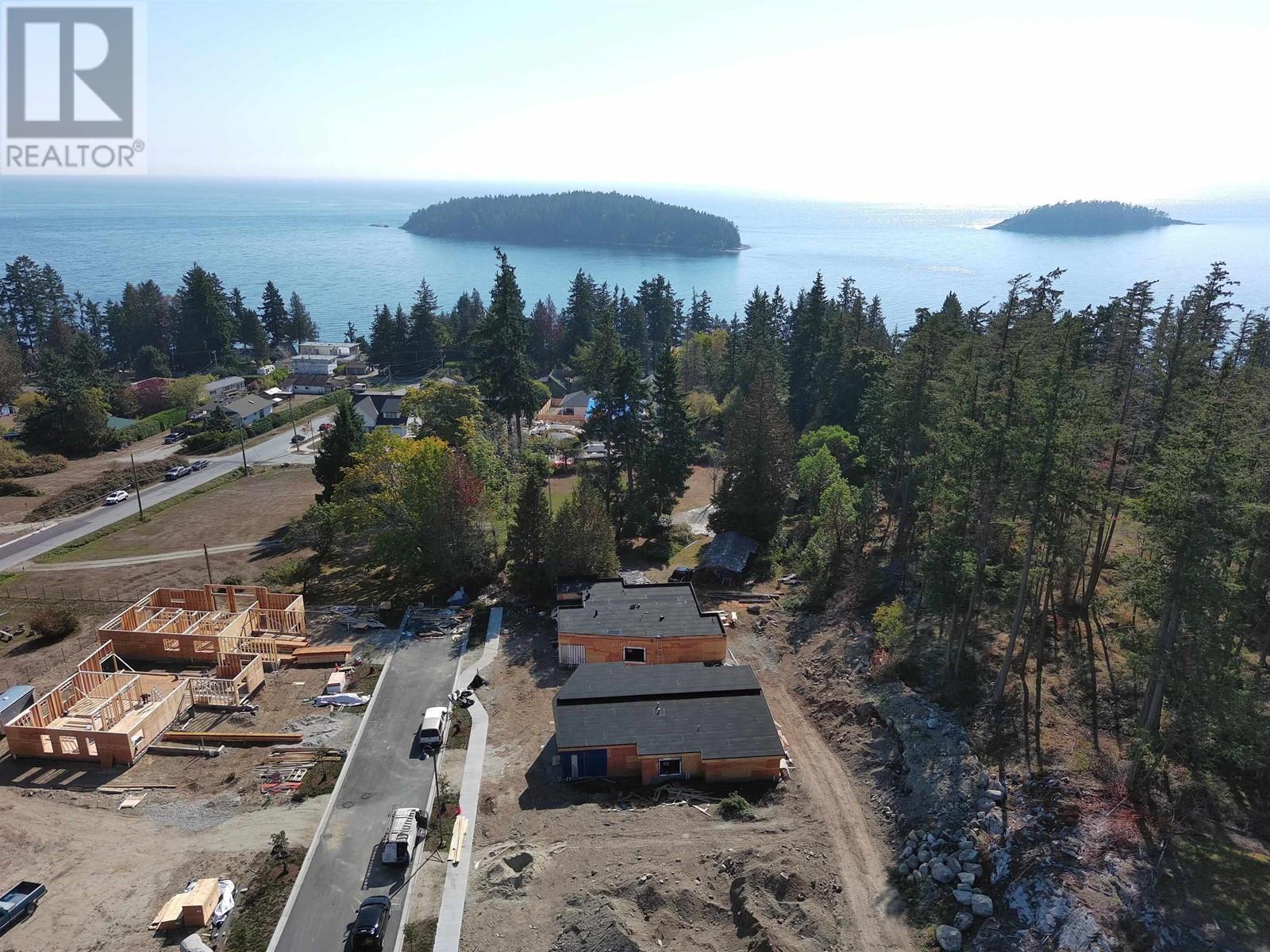 5409 Stellar Way, Sechelt, British Columbia  V7Z 0M1 - Photo 2 - R2824123