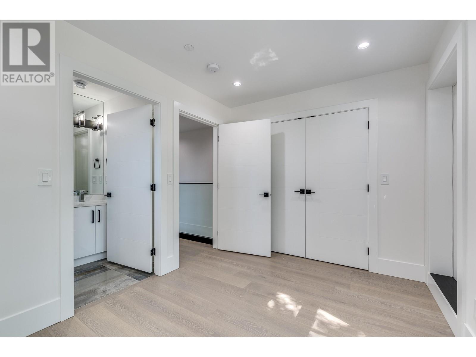 2287 E 41st Avenue, Vancouver, British Columbia  V5P 1L4 - Photo 12 - R2824007