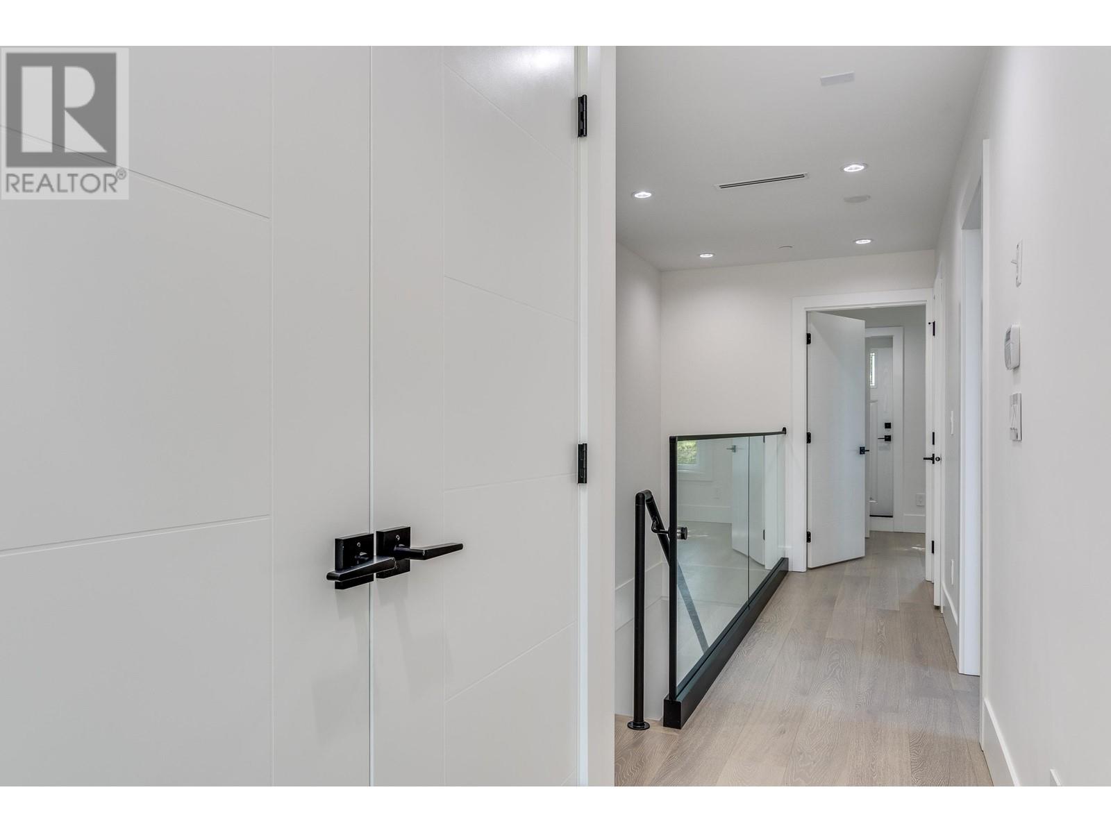 2287 E 41st Avenue, Vancouver, British Columbia  V5P 1L4 - Photo 9 - R2824007