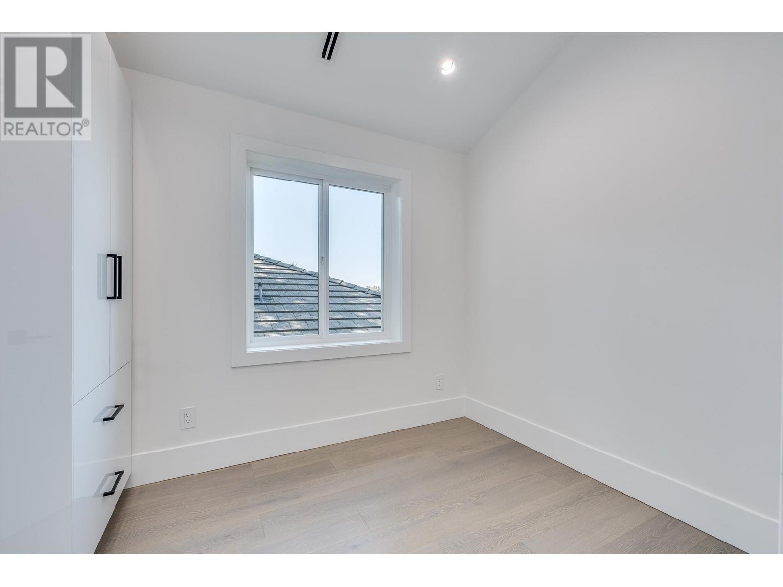 2287 E 41st Avenue, Vancouver, British Columbia  V5P 1L4 - Photo 13 - R2824007