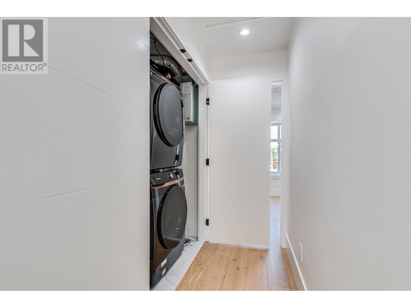 2289 E 41st Avenue, Vancouver, British Columbia  V5P 1L4 - Photo 10 - R2824083