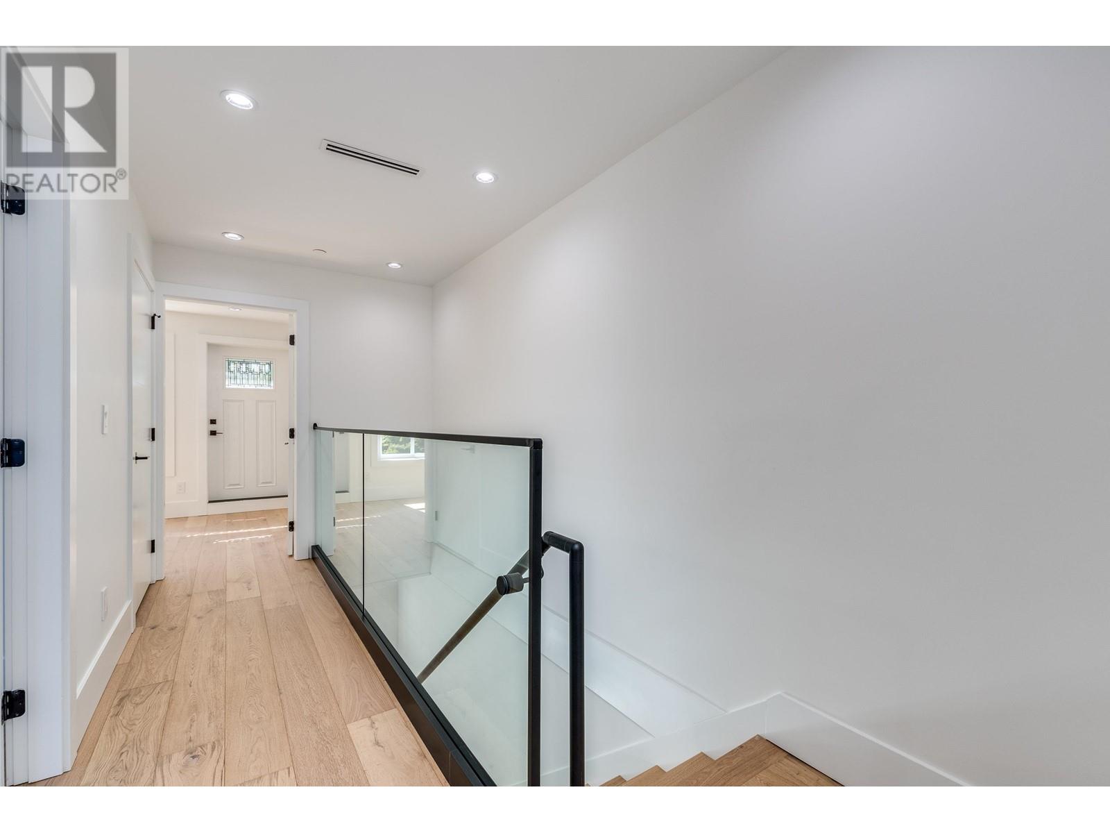 2289 E 41st Avenue, Vancouver, British Columbia  V5P 1L4 - Photo 9 - R2824083
