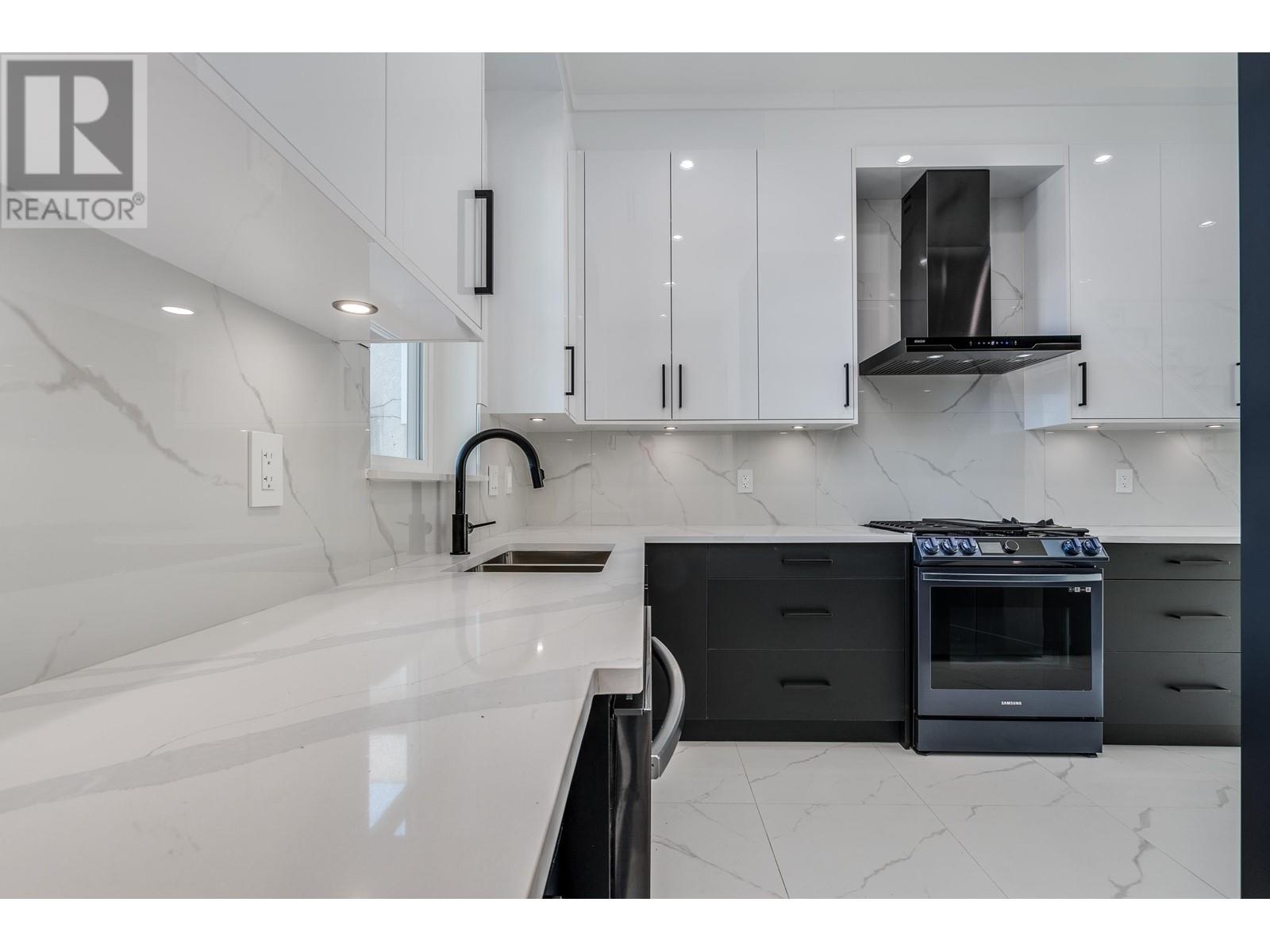 2289 E 41st Avenue, Vancouver, British Columbia  V5P 1L4 - Photo 7 - R2824083