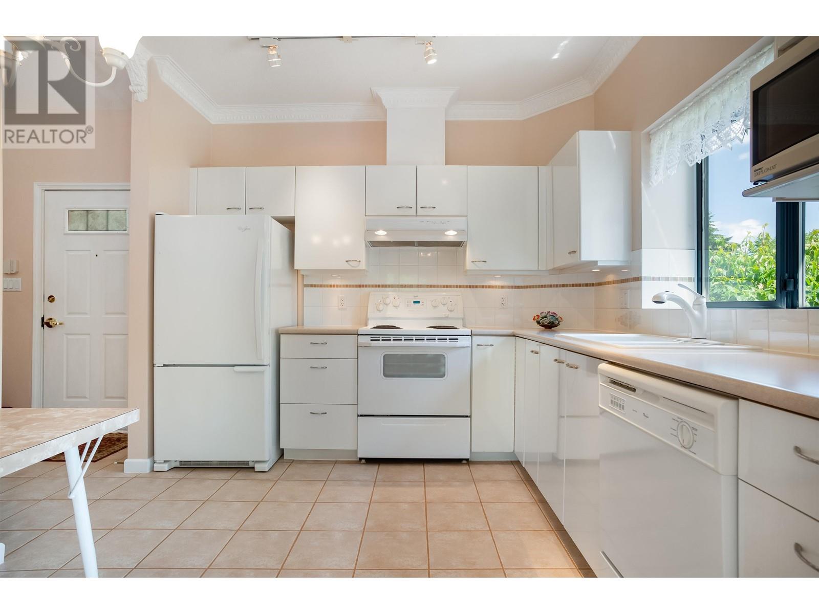 8 4425 Halifax Street, Burnaby, British Columbia  V5C 6P2 - Photo 8 - R2824162