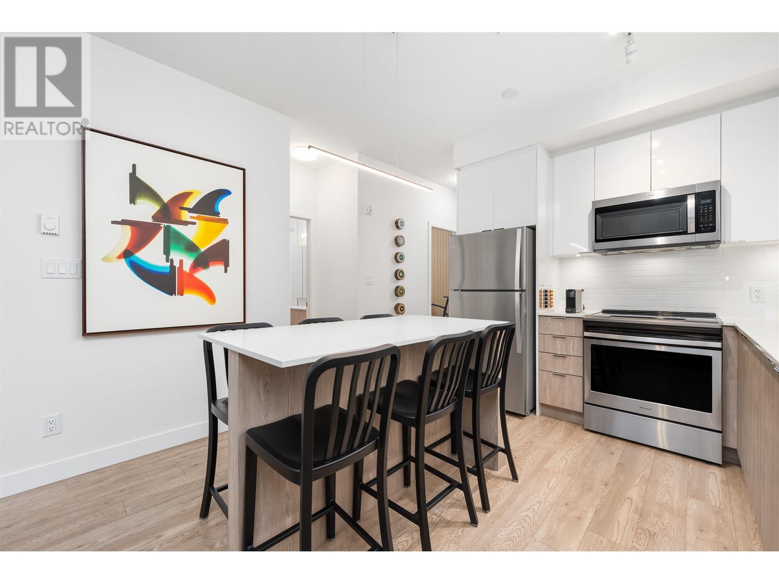 316 37881 Cleveland Avenue, Squamish, British Columbia  V8B 0Z7 - Photo 2 - R2824174