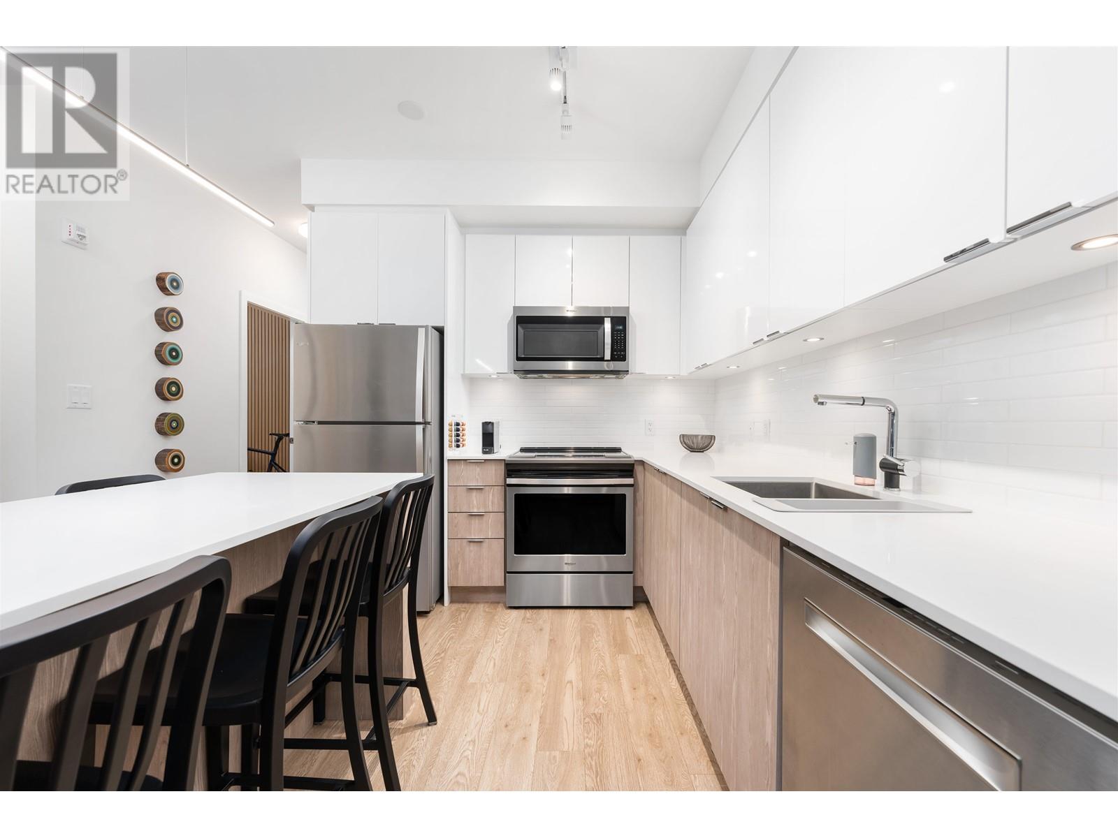 316 37881 Cleveland Avenue, Squamish, British Columbia  V8B 0Z7 - Photo 3 - R2824174