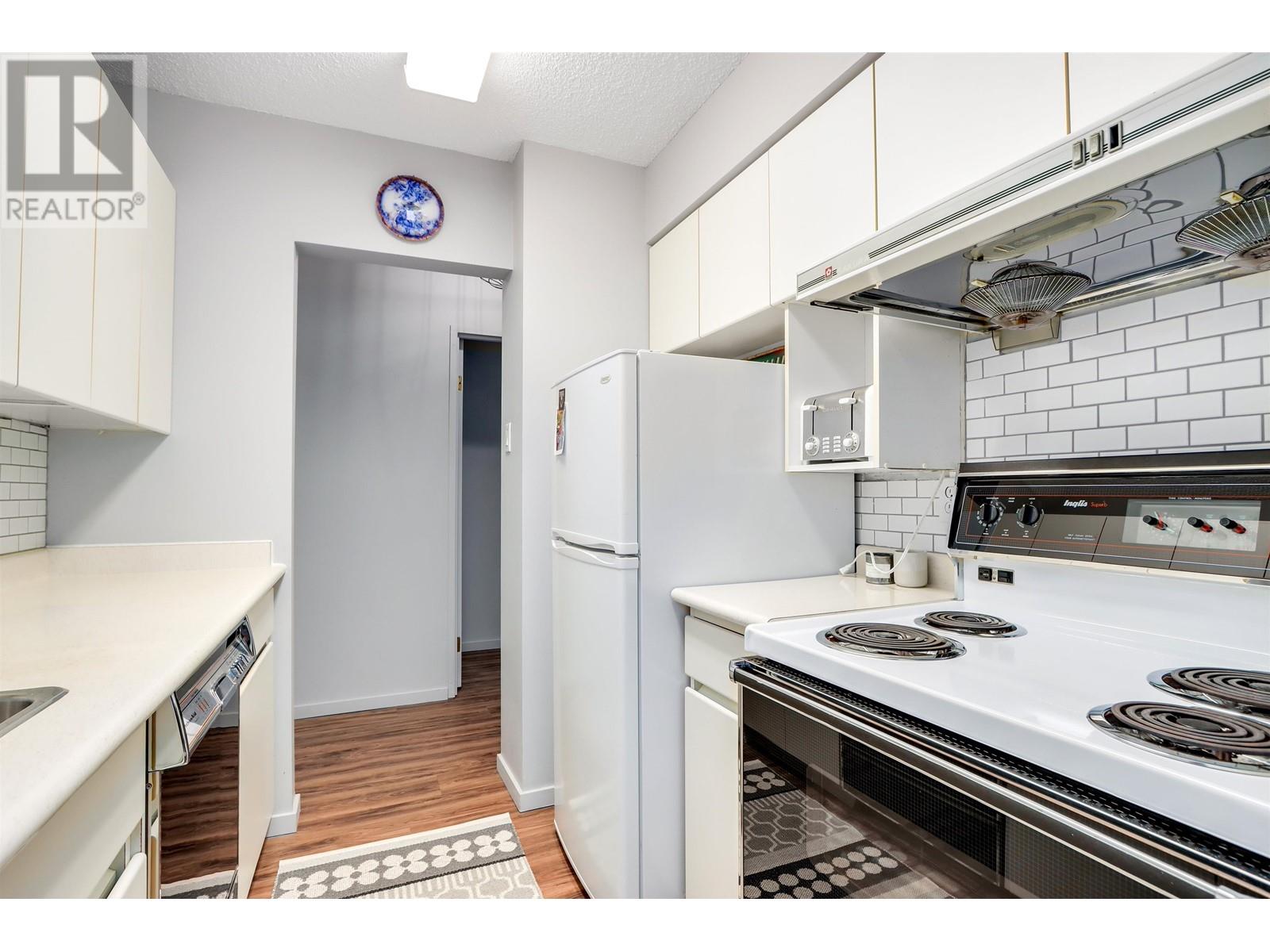 402 2020 Fullerton Avenue, North Vancouver, British Columbia  V7P 3G3 - Photo 14 - R2824191