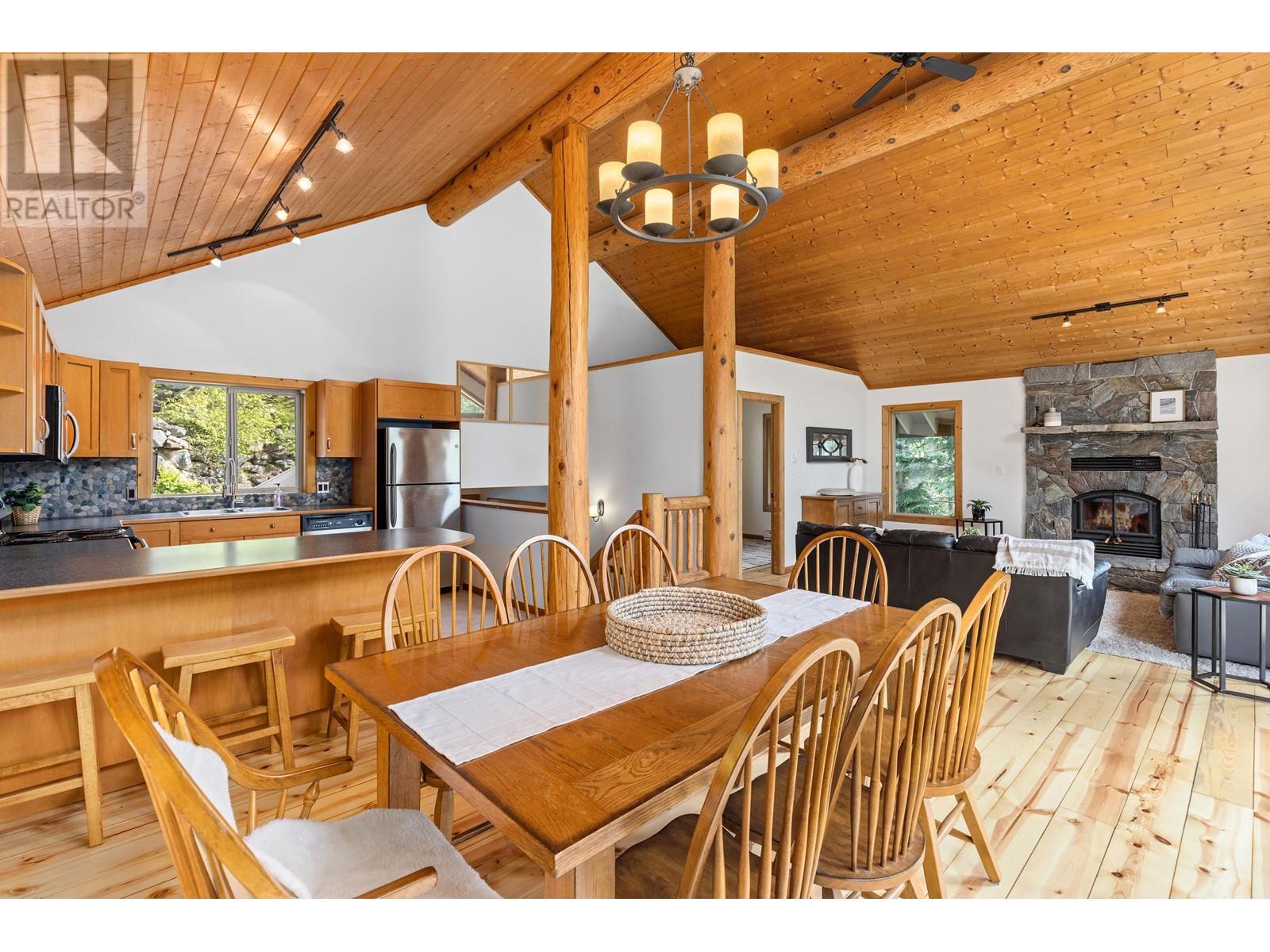 2281 Brandywine Way, Whistler, British Columbia  V8E 0A8 - Photo 2 - R2824139