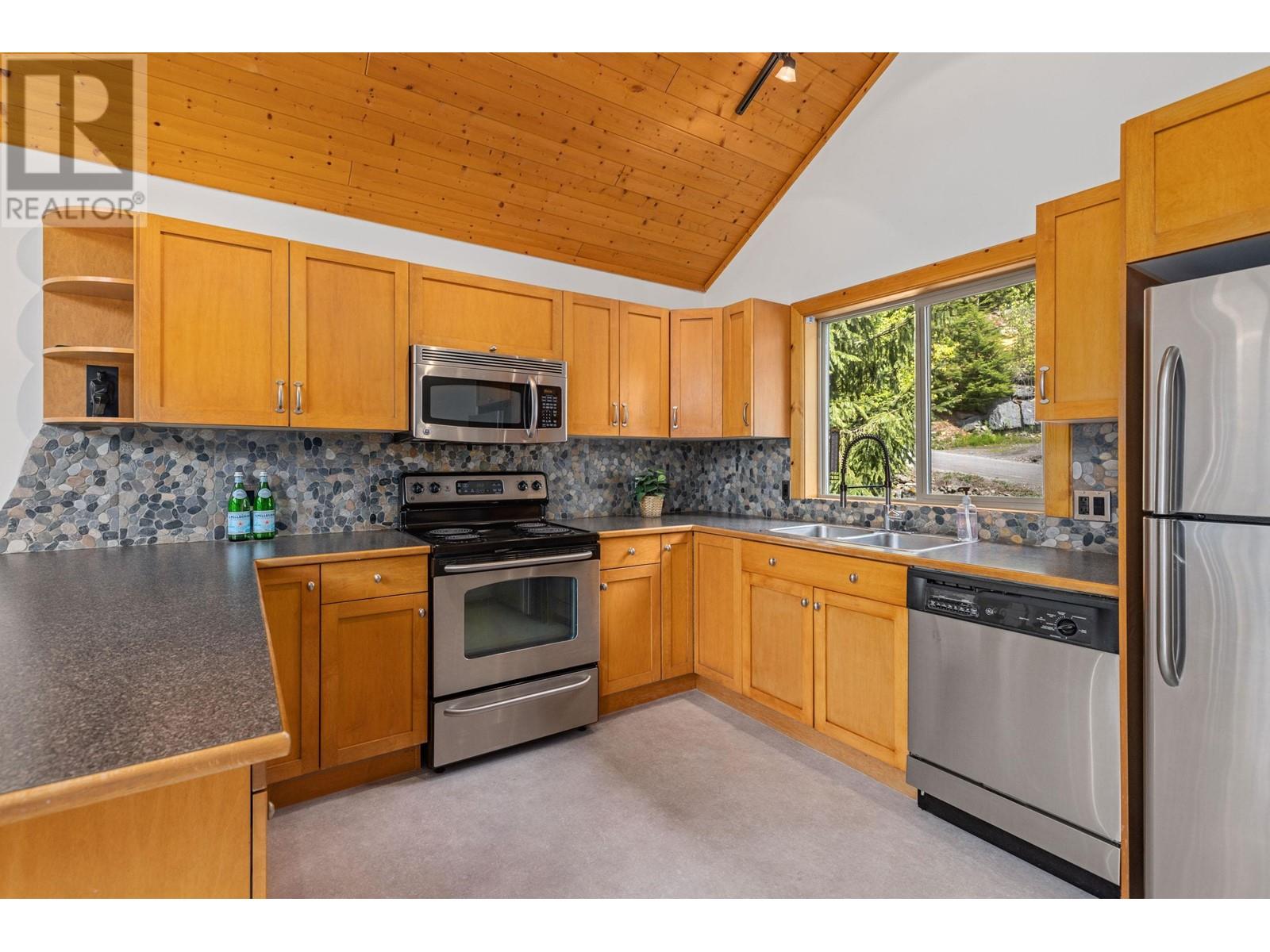 2281 Brandywine Way, Whistler, British Columbia  V8E 0A8 - Photo 9 - R2824139