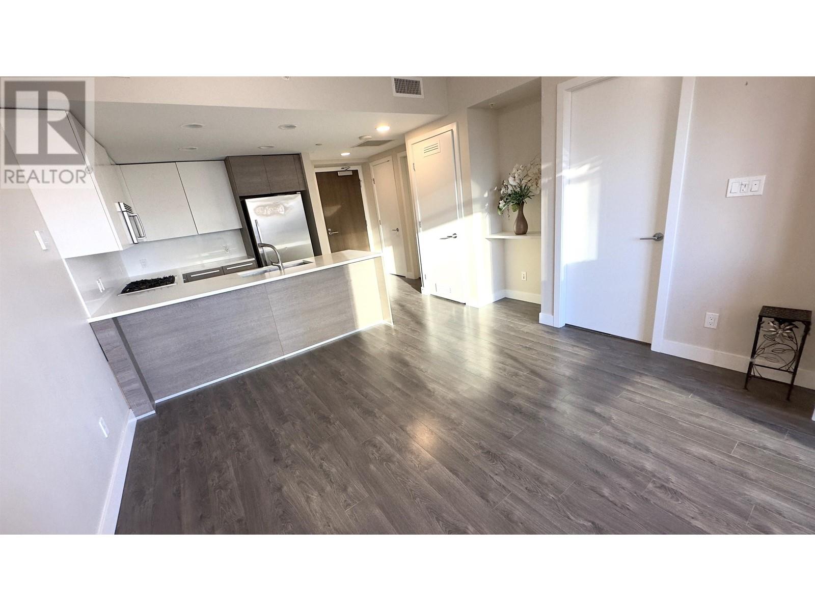 705 2008 Rosser Avenue, Burnaby, British Columbia  V5C 0H8 - Photo 5 - R2824036