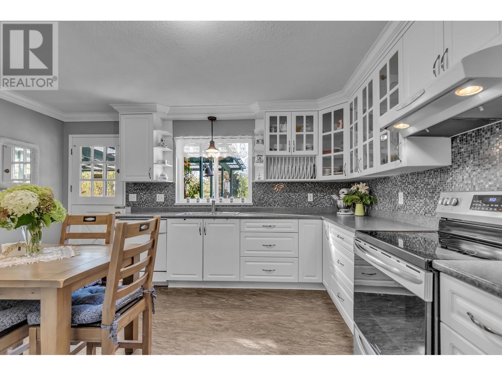 25004 Marshall Avenue, Maple Ridge, British Columbia  V4R 1S4 - Photo 6 - R2816628