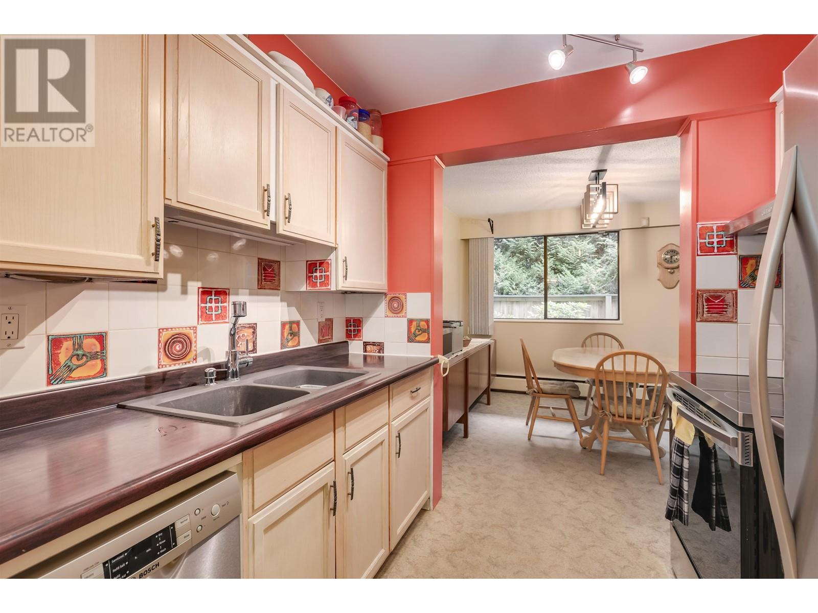 8973 Horne Street, Burnaby, British Columbia  V3N 4J8 - Photo 10 - R2823137