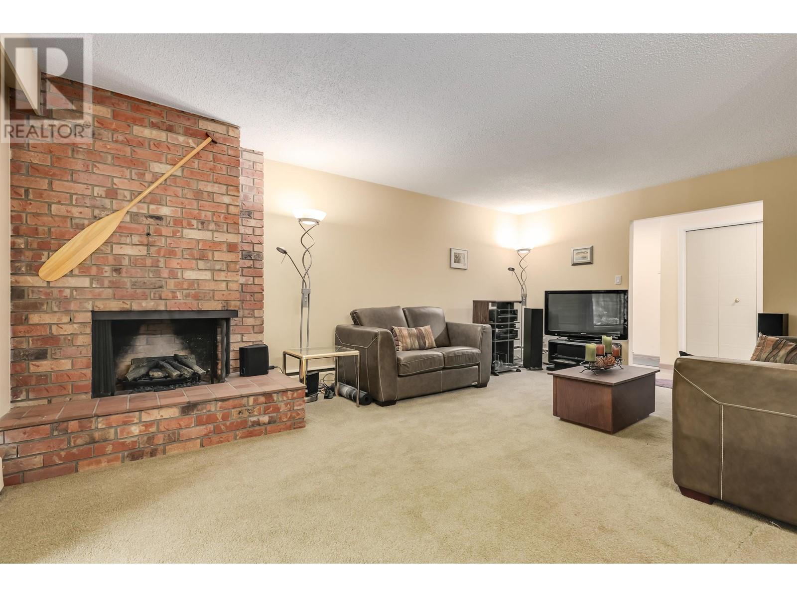 8973 Horne Street, Burnaby, British Columbia  V3N 4J8 - Photo 4 - R2823137
