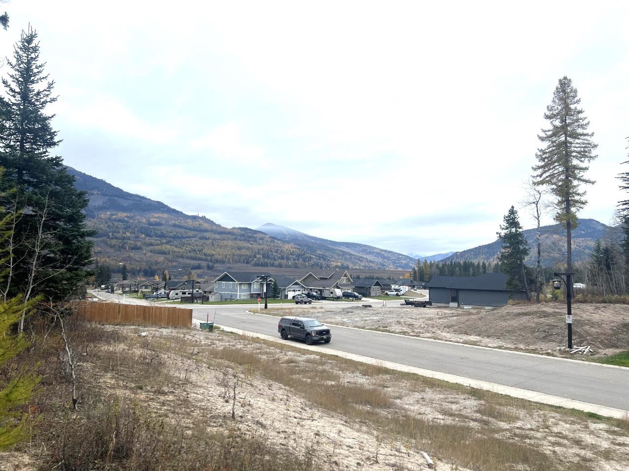 2268 Black Hawk Drive, Sparwood, British Columbia  V0B 2G2 - Photo 3 - 2473658