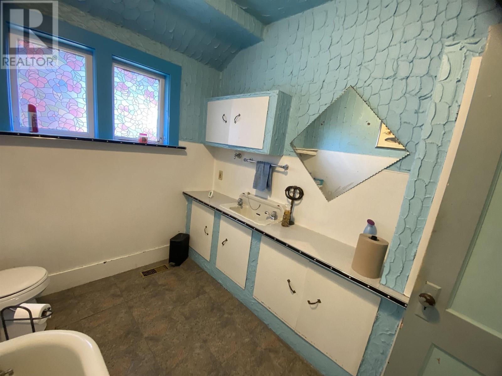 1311 Ewen Avenue, New Westminster, British Columbia  V3M 5E6 - Photo 11 - R2822336