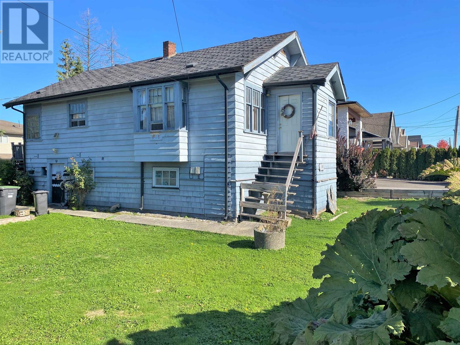 1311 Ewen Avenue, New Westminster, British Columbia  V3M 5E6 - Photo 3 - R2822336