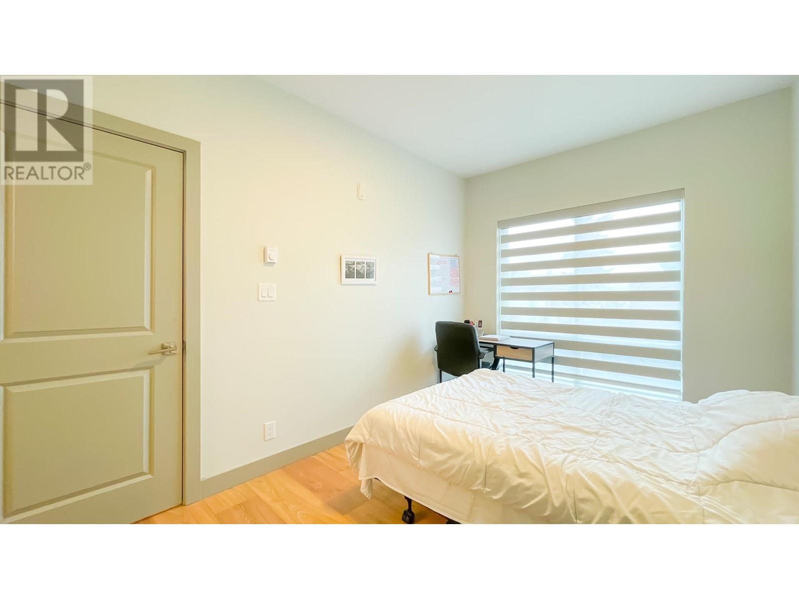 211 6968 Royal Oak Avenue, Burnaby, British Columbia  V5J 4J2 - Photo 3 - R2824242