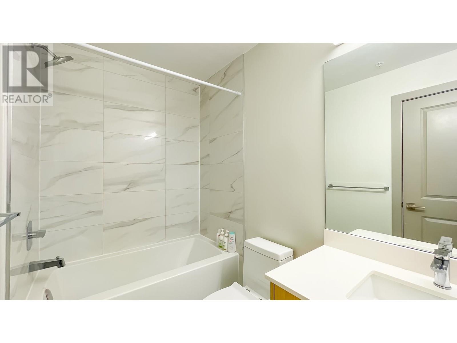 211 6968 Royal Oak Avenue, Burnaby, British Columbia  V5J 4J2 - Photo 5 - R2824242