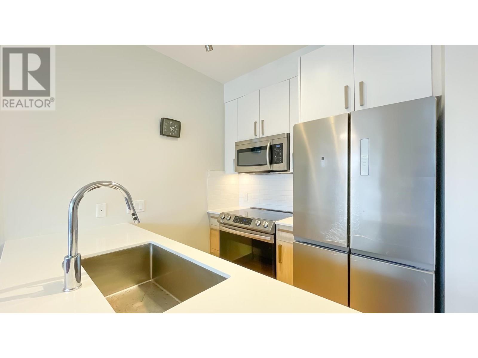 211 6968 Royal Oak Avenue, Burnaby, British Columbia  V5J 4J2 - Photo 7 - R2824242