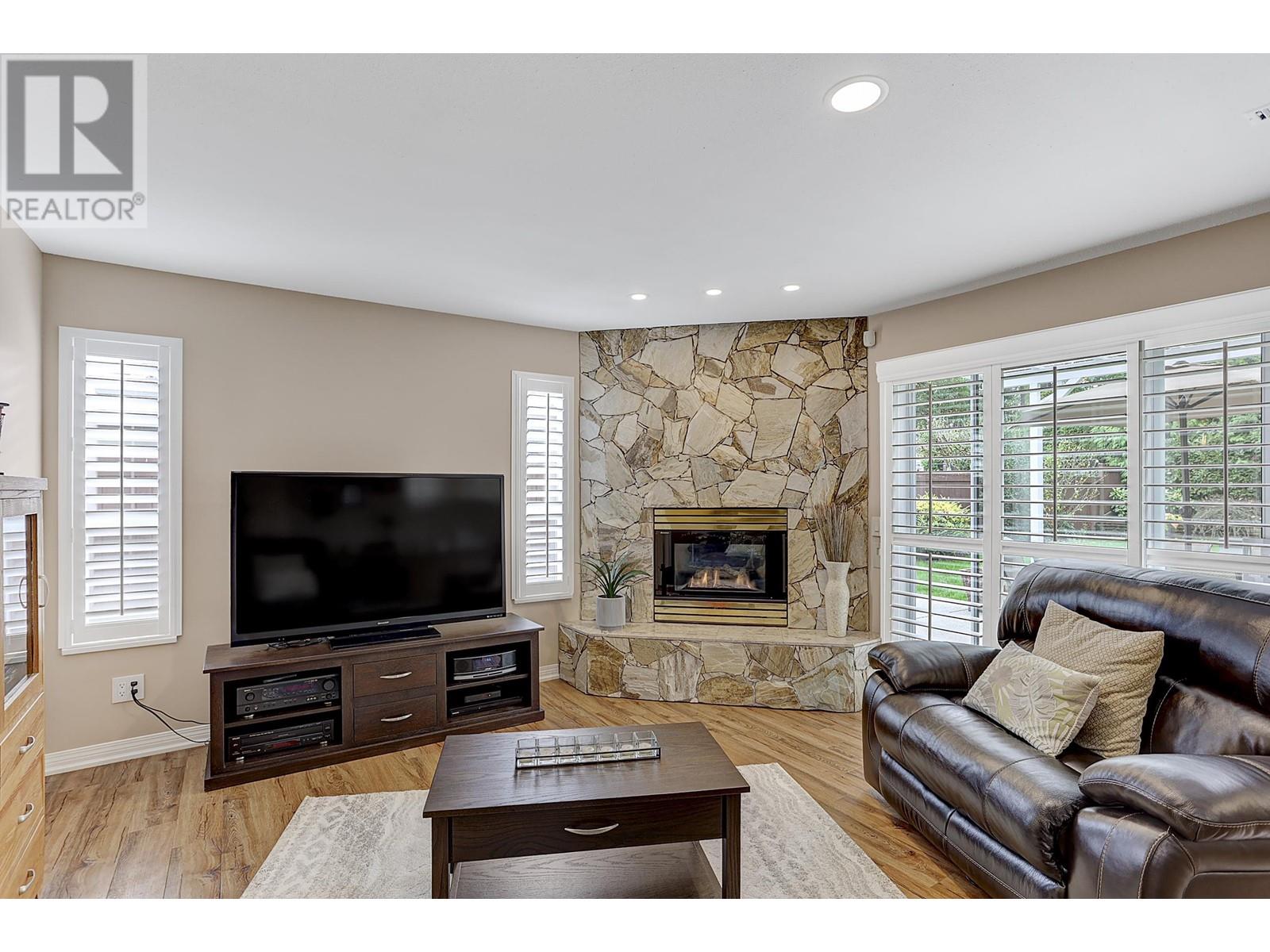 19573 Somerset Drive, Pitt Meadows, British Columbia  V3Y 2L5 - Photo 20 - R2824219