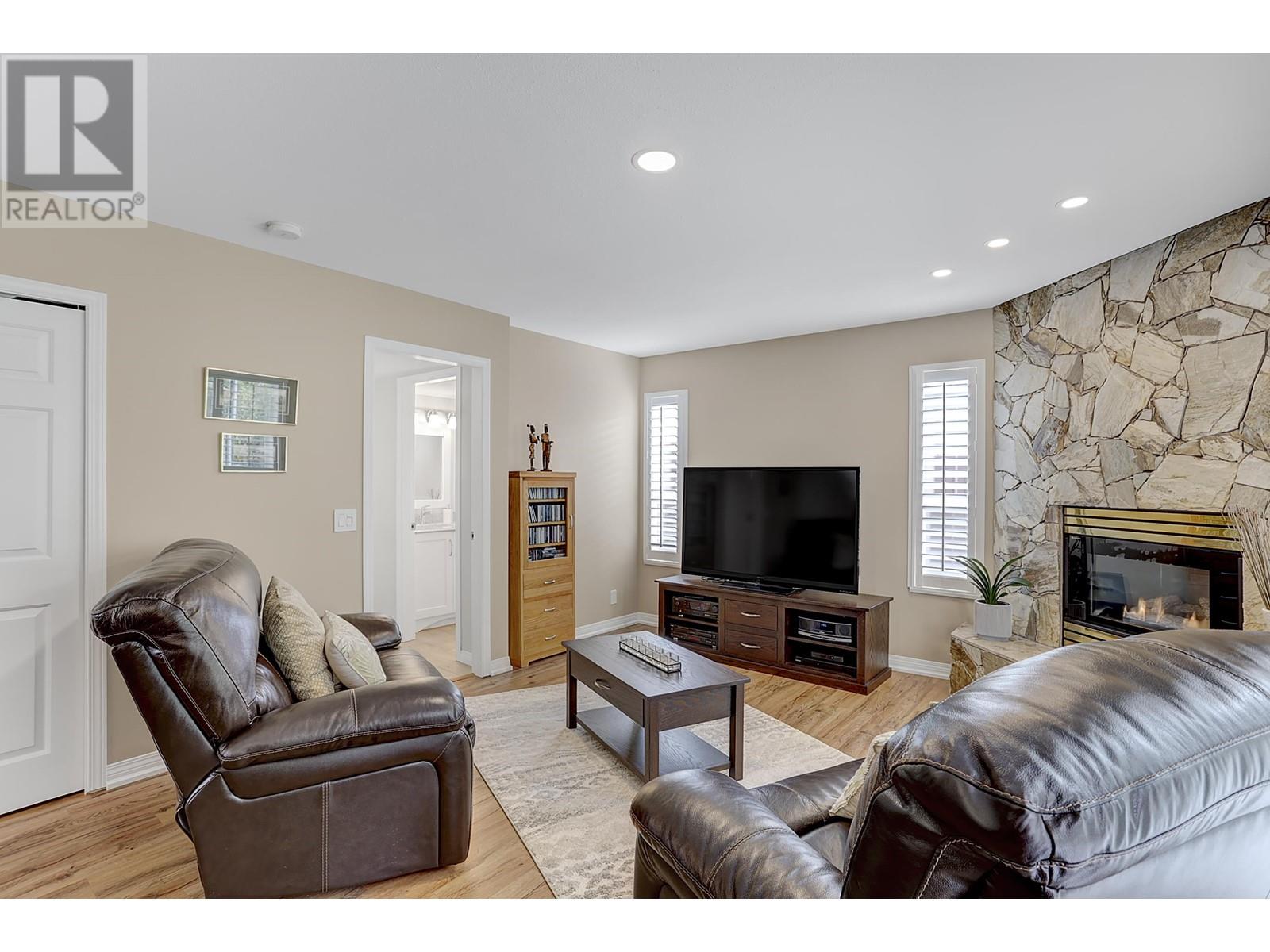 19573 Somerset Drive, Pitt Meadows, British Columbia  V3Y 2L5 - Photo 21 - R2824219