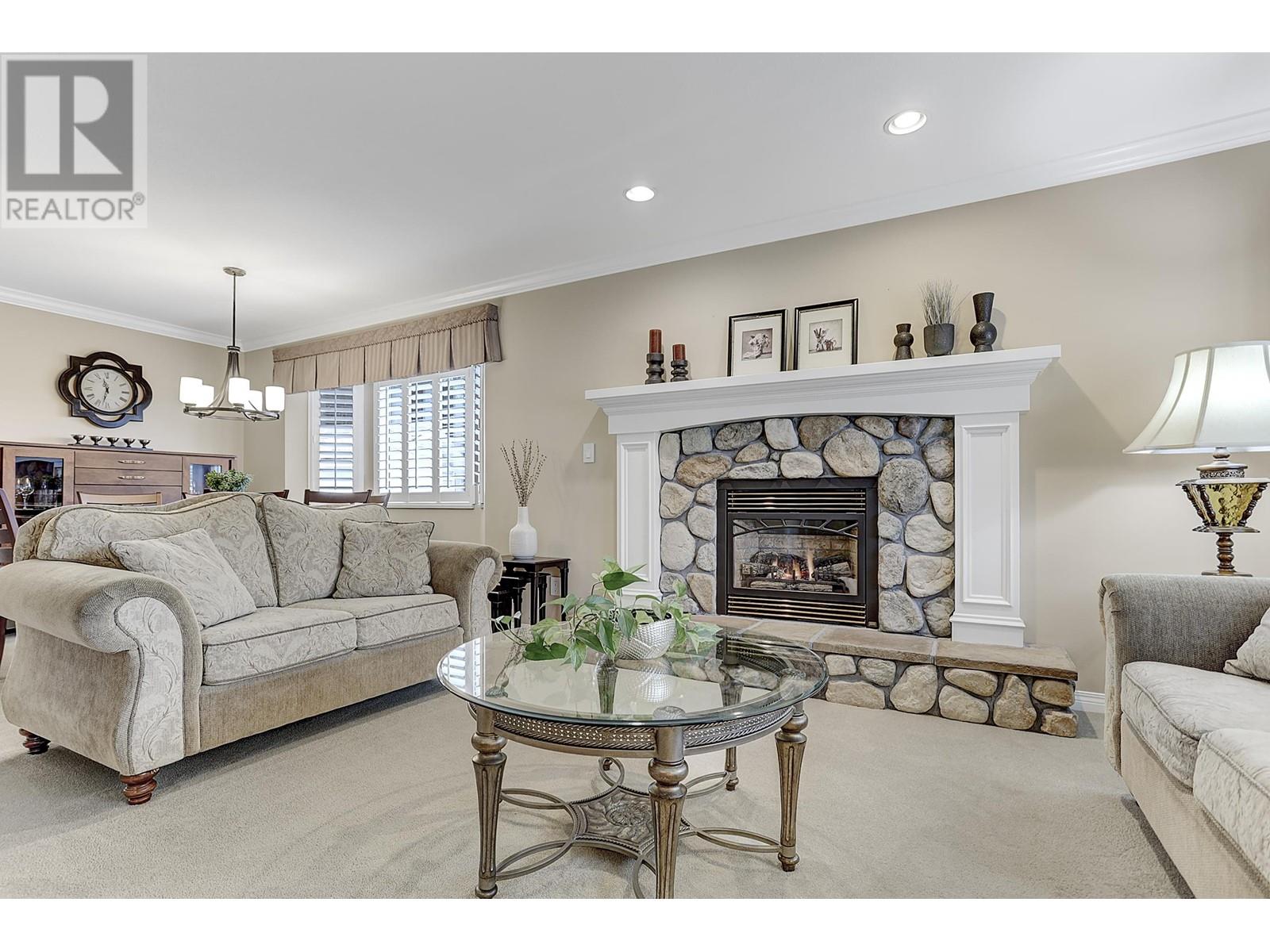 19573 Somerset Drive, Pitt Meadows, British Columbia  V3Y 2L5 - Photo 7 - R2824219