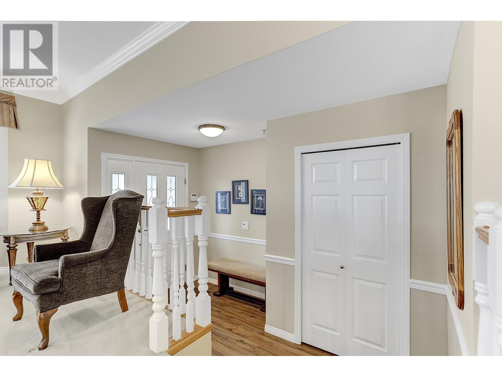 19573 Somerset Drive, Pitt Meadows, British Columbia  V3Y 2L5 - Photo 9 - R2824219