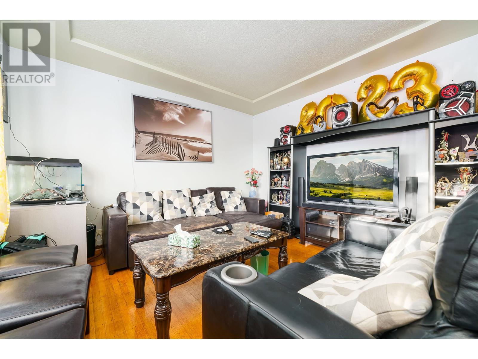 525 Sixteenth Street, New Westminster, British Columbia  V3M 4R4 - Photo 13 - R2824254