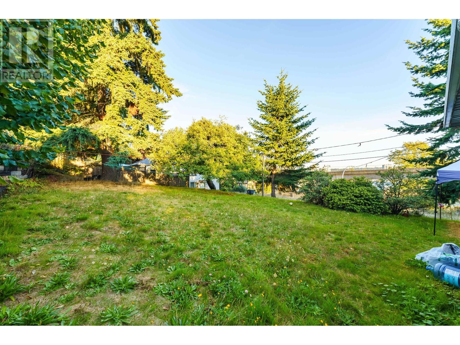 525 Sixteenth Street, New Westminster, British Columbia  V3M 4R4 - Photo 18 - R2824254