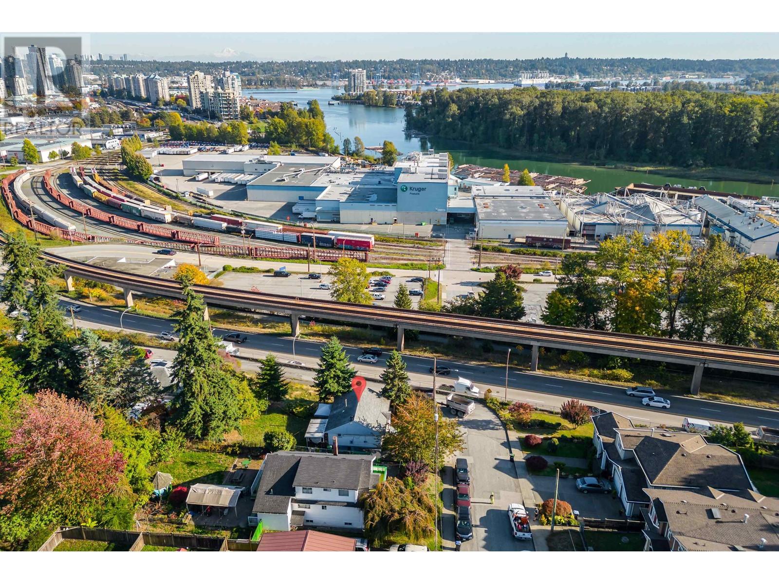 525 Sixteenth Street, New Westminster, British Columbia  V3M 4R4 - Photo 5 - R2824254