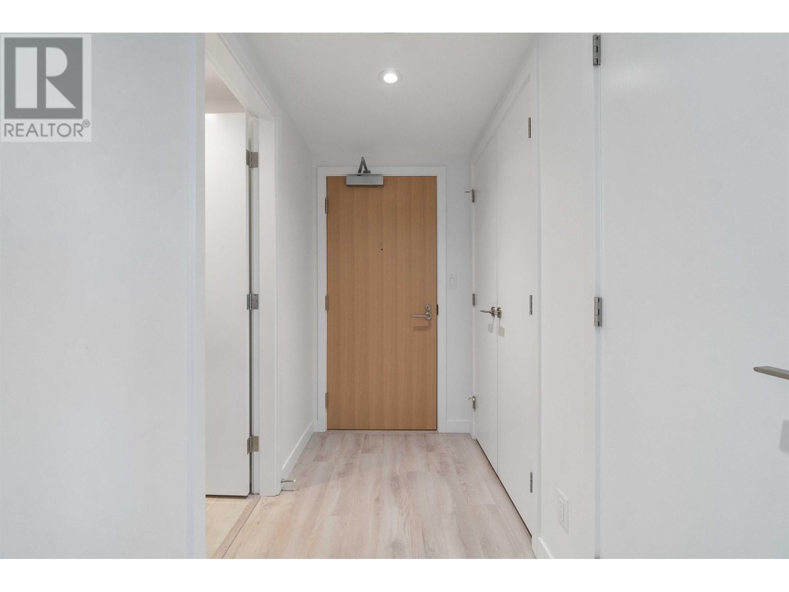 1902 2085 Skyline Court, Burnaby, British Columbia  V5C 0M6 - Photo 2 - R2824144
