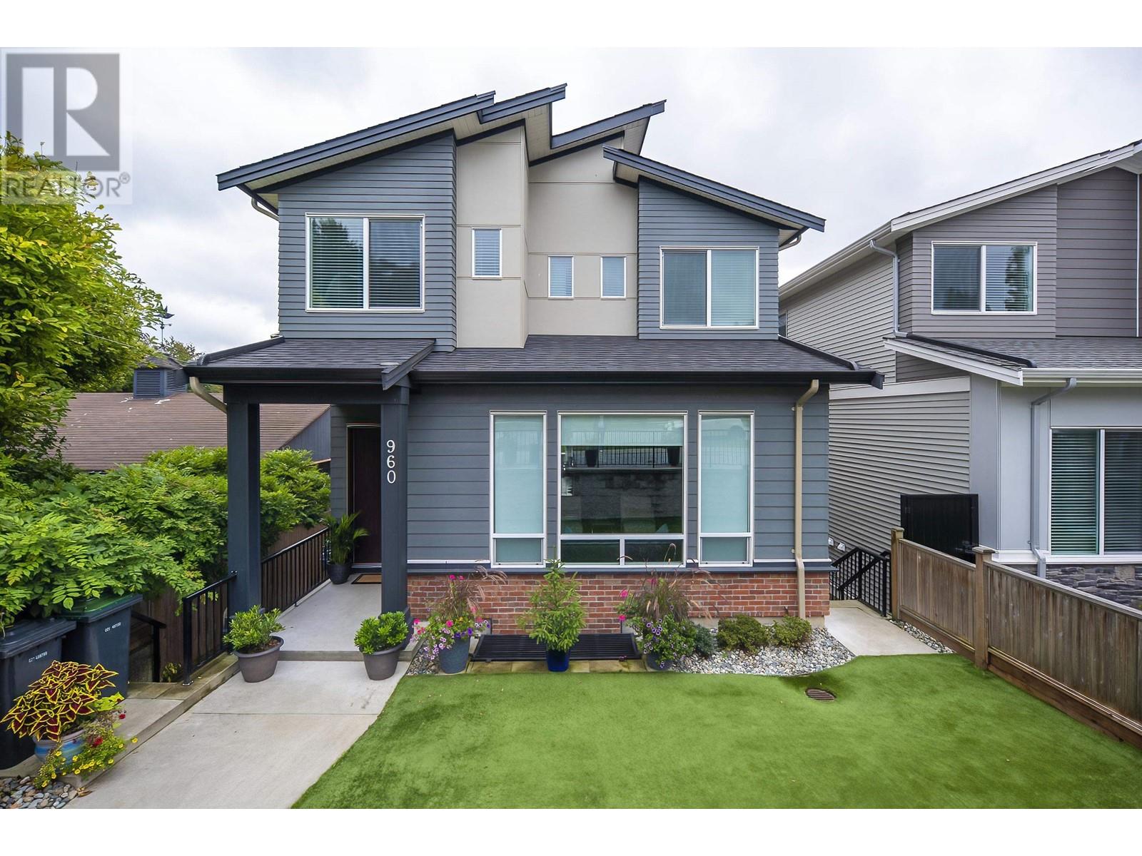 960 STEWART AVENUE, coquitlam, British Columbia
