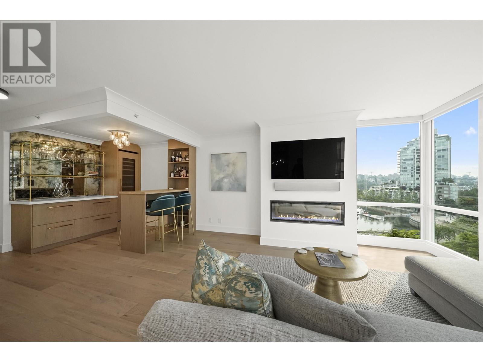 805 1077 MARINASIDE CRESCENT, vancouver, British Columbia