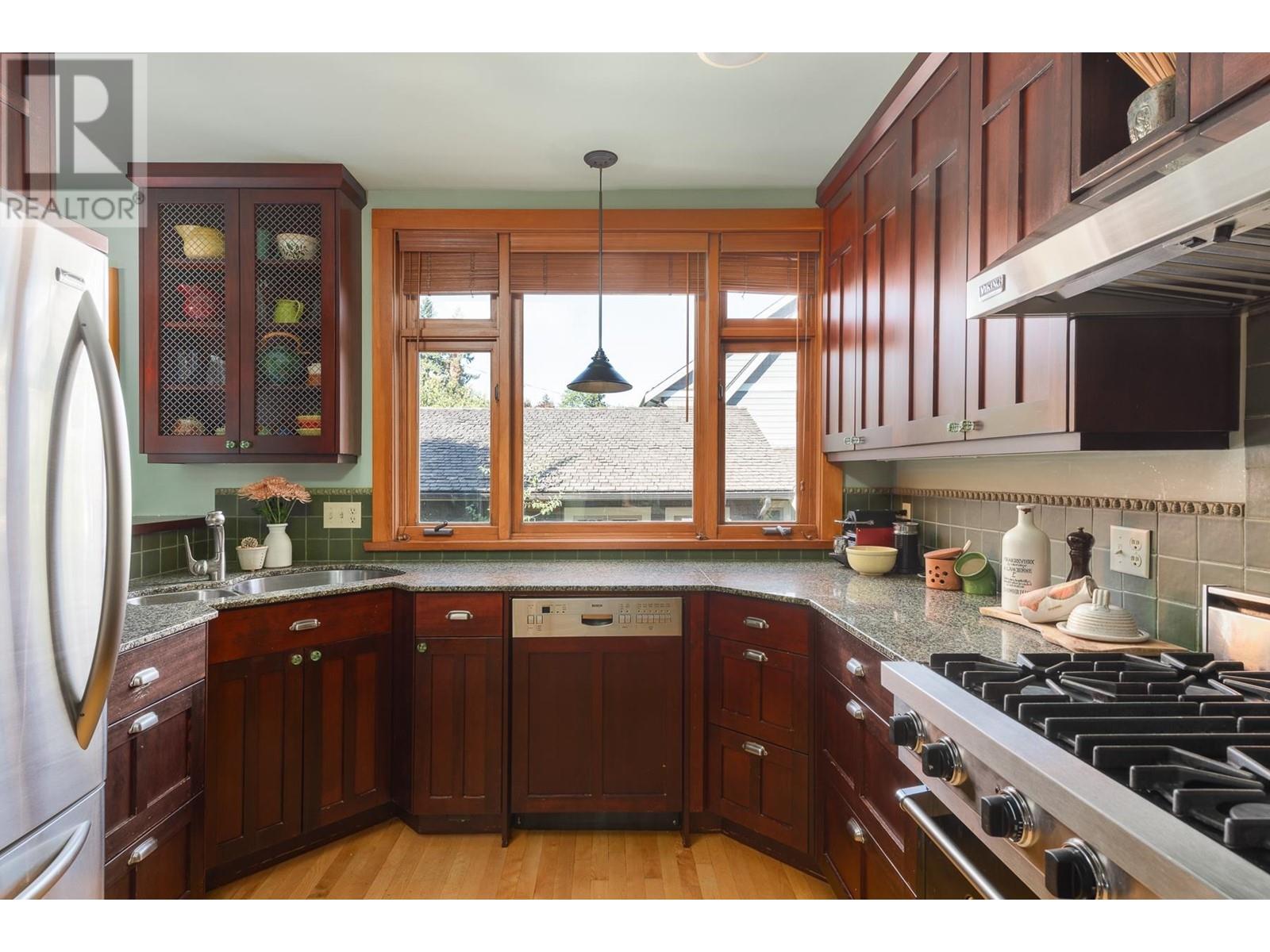 415 Third Street, New Westminster, British Columbia  V3L 2S3 - Photo 11 - R2819705