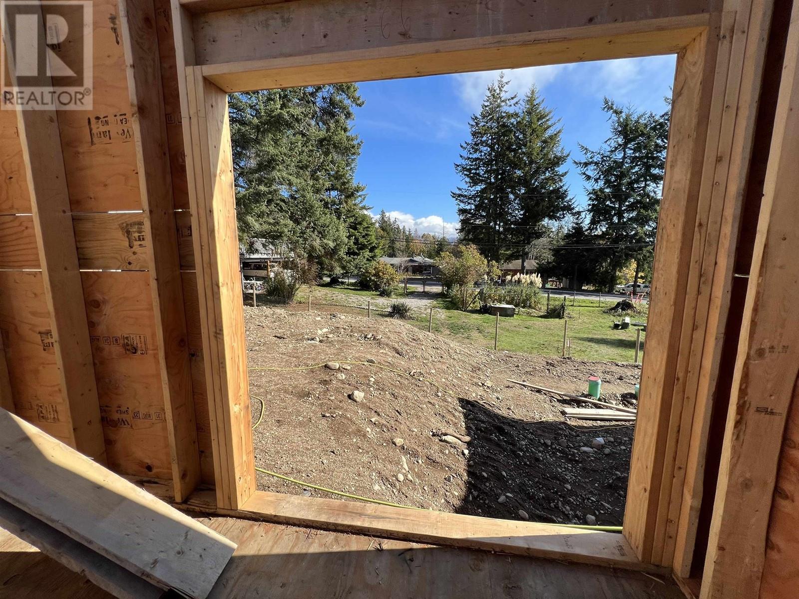 5416 Stellar Way, Sechelt, British Columbia  V7Z 0M1 - Photo 10 - R2824319