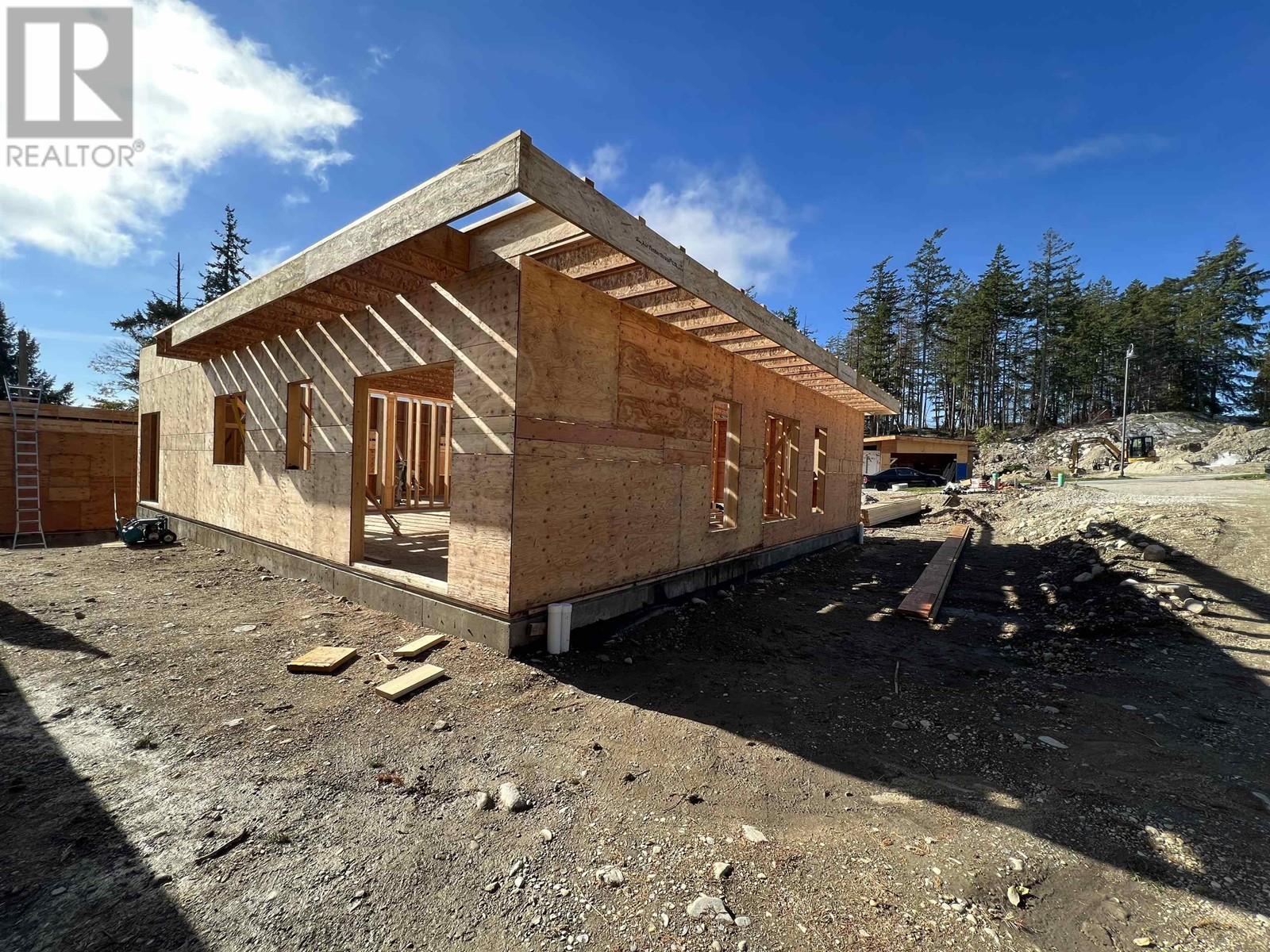5416 Stellar Way, Sechelt, British Columbia  V7Z 0M1 - Photo 4 - R2824319