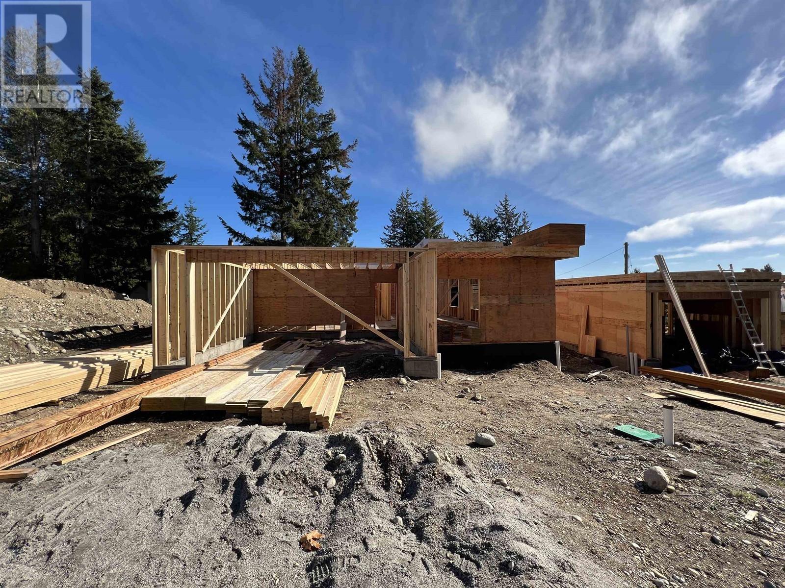 5416 Stellar Way, Sechelt, British Columbia  V7Z 0M1 - Photo 9 - R2824319