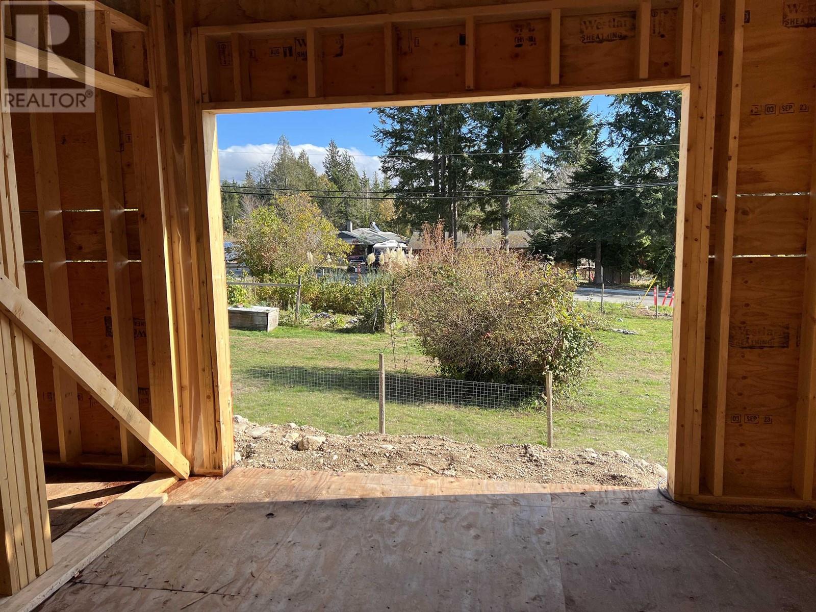 5410 Stellar Way, Sechelt, British Columbia  V7Z 0M1 - Photo 7 - R2824333
