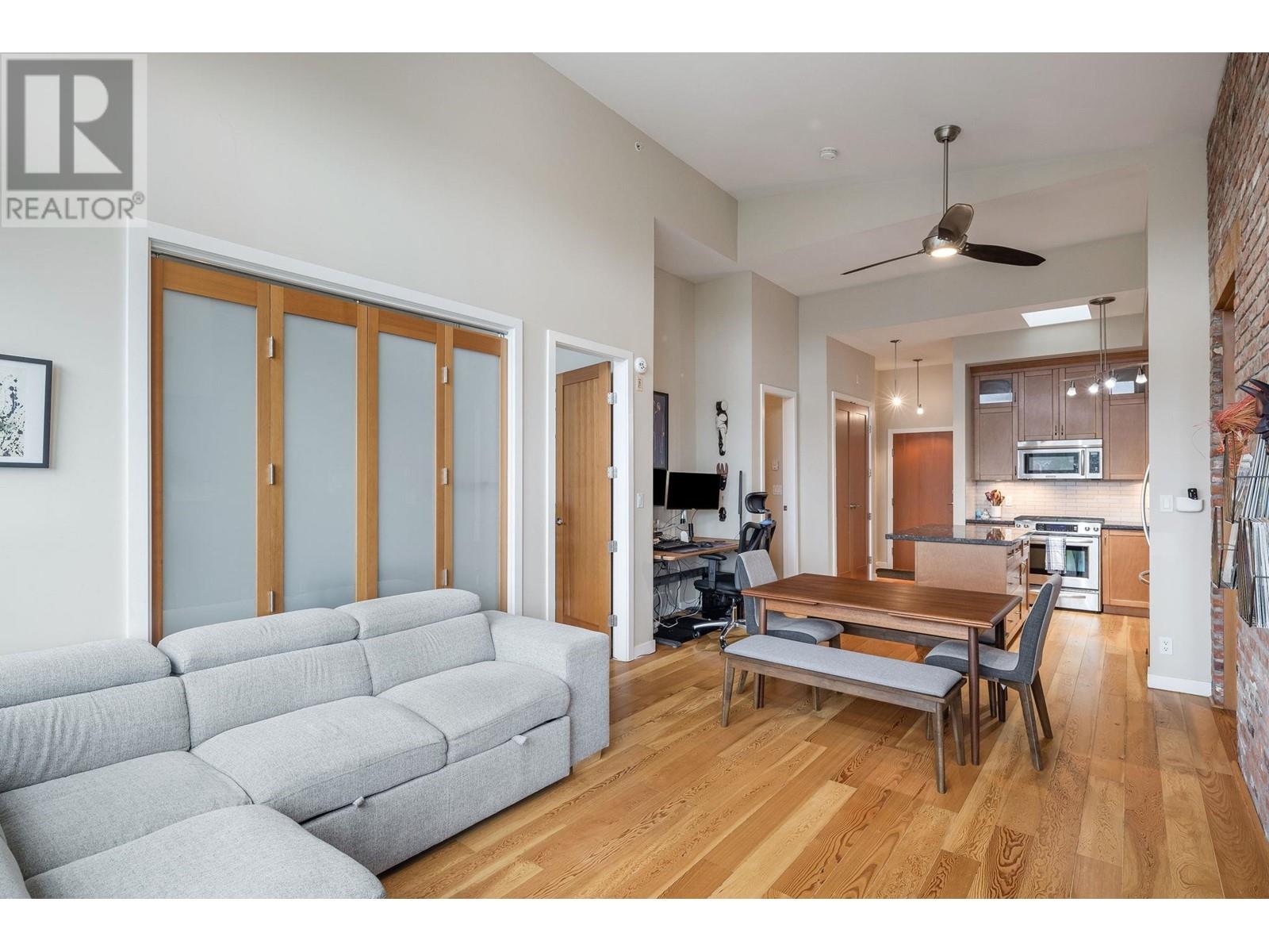 410 240 Salter Street, New Westminster, British Columbia  V3M 0C1 - Photo 2 - R2824364