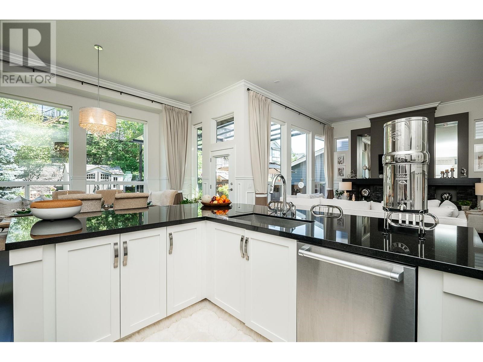 1515 Dayton Street, Coquitlam, British Columbia  V3E 0J6 - Photo 8 - R2824338